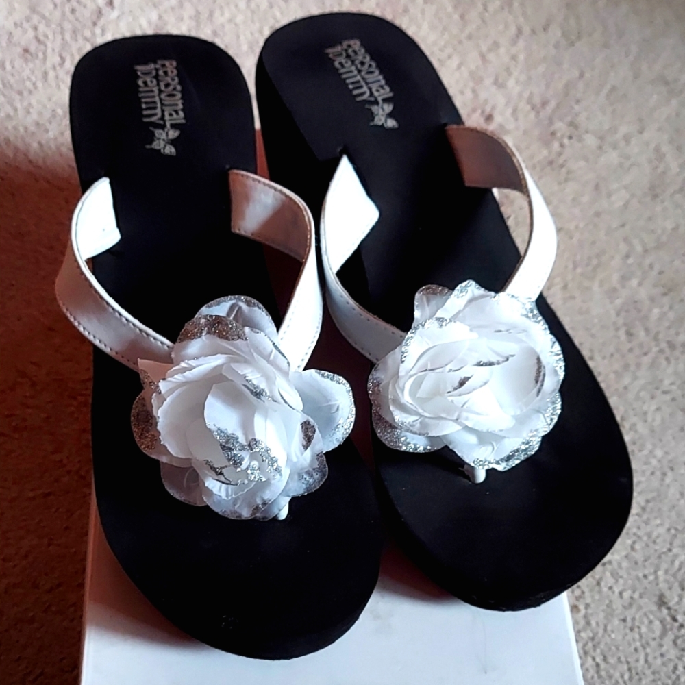 Womens flip flops by personal identity size 8